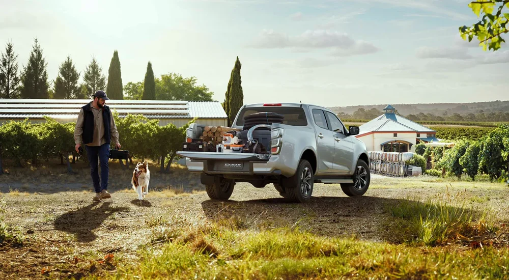 isuzu-d-max-gris-cargada-vinedo-autonomo
